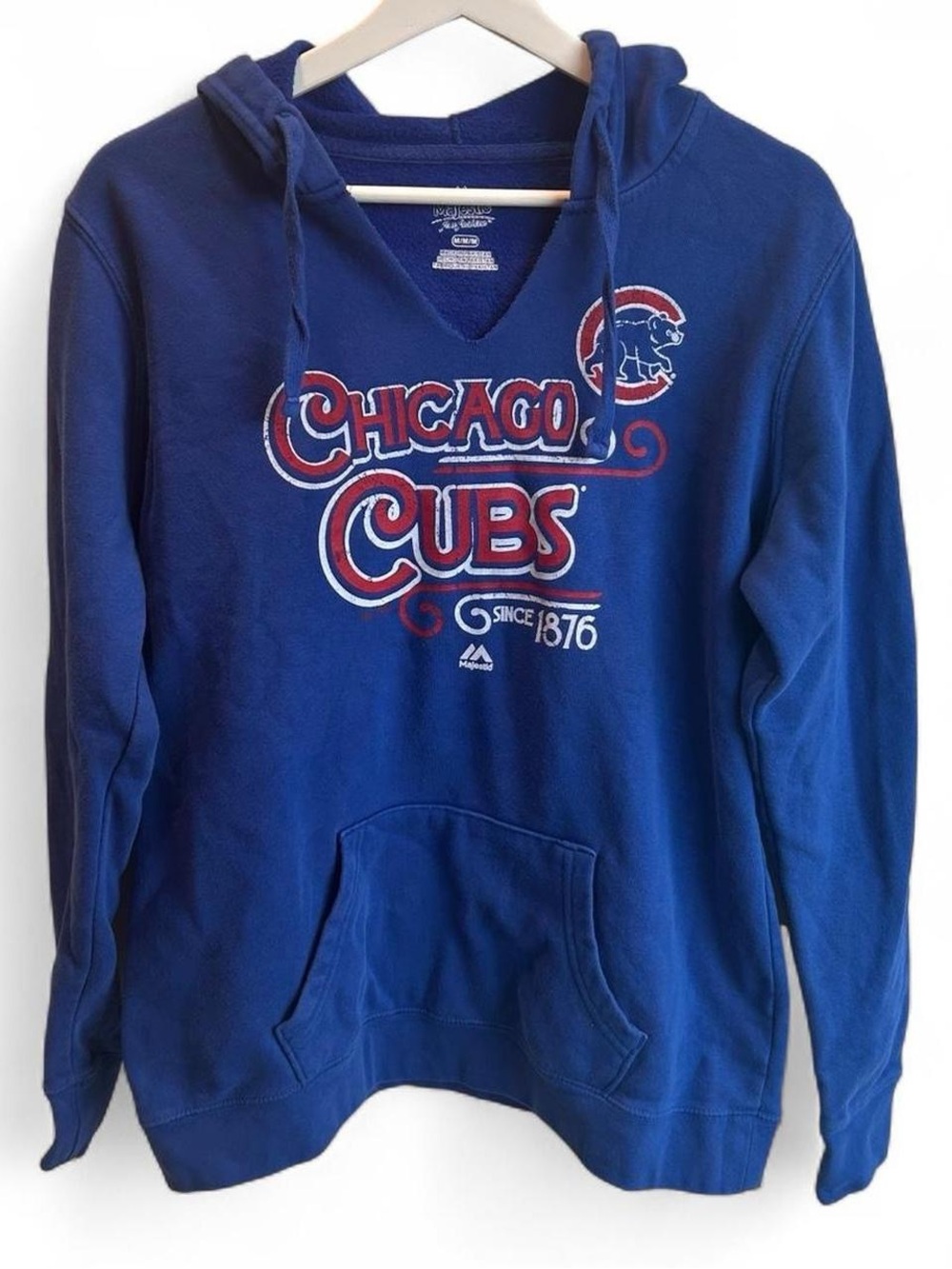 Majestic Athletic Chicago Cubs blue graphic v neck hoodie Women's Medium
